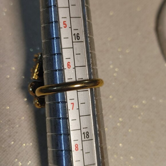 Vintage Sarah Coventry Size 6.5 Gold Tone Ring Faux Pearls Purple Rhinestone - Picture 2 of 13